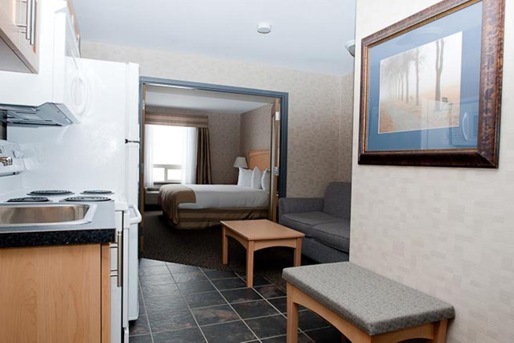Paradise Inn&Suites Valleyview Bagian luar foto